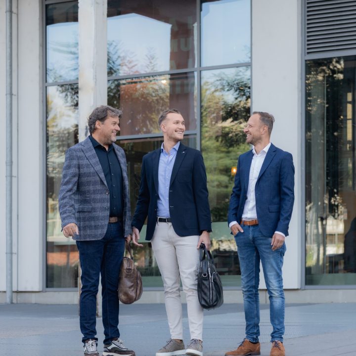 de 3 medewerkers van mosae verzekeringen